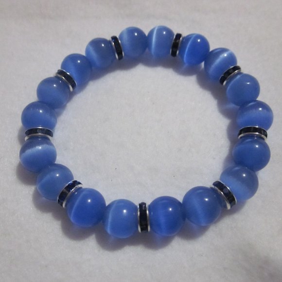 Blue Stretch Bracelet. - Picture 1 of 3